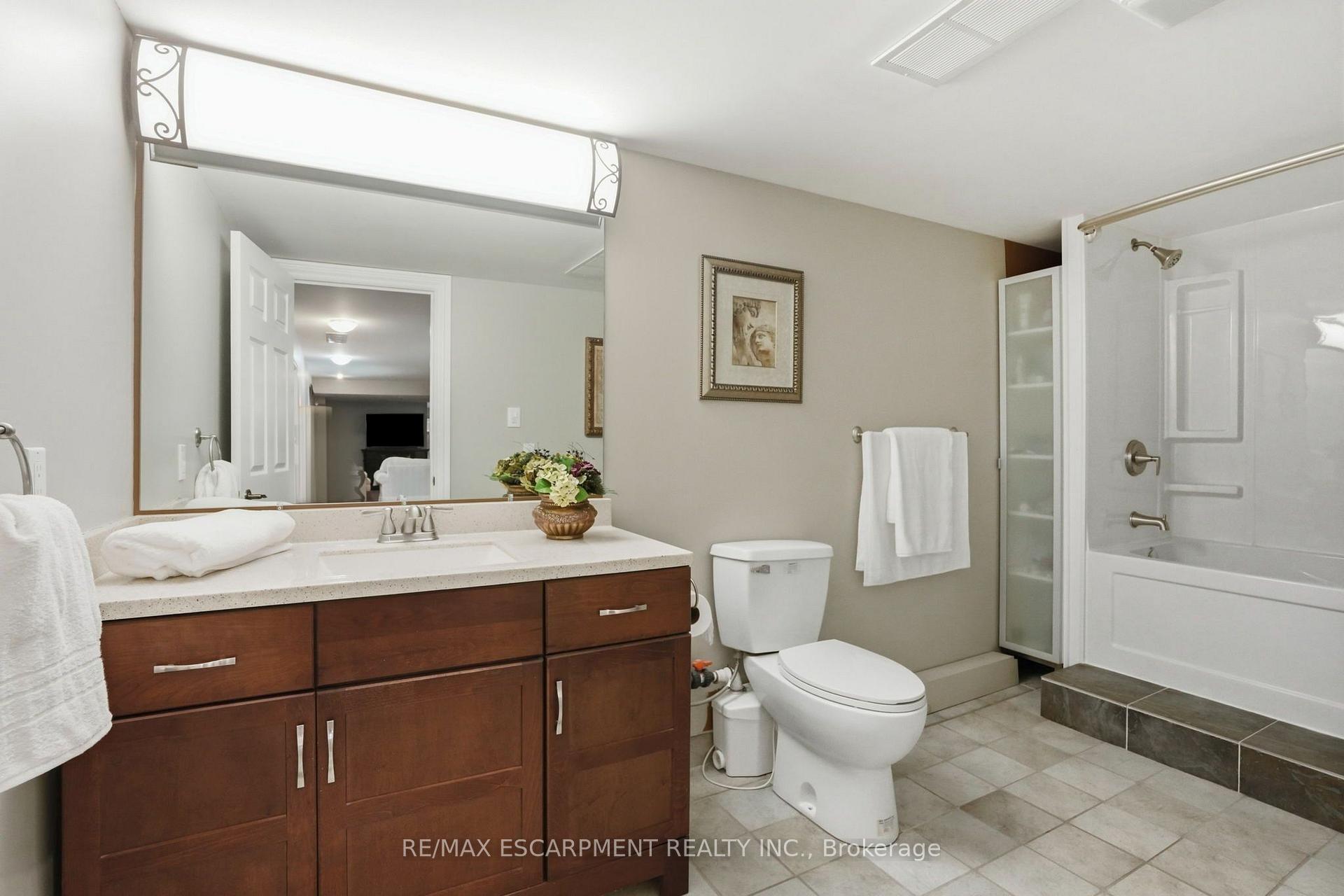 Photo 45 of 11 Palomino Drive, Hamilton, Rural Flamborough — HOMEH