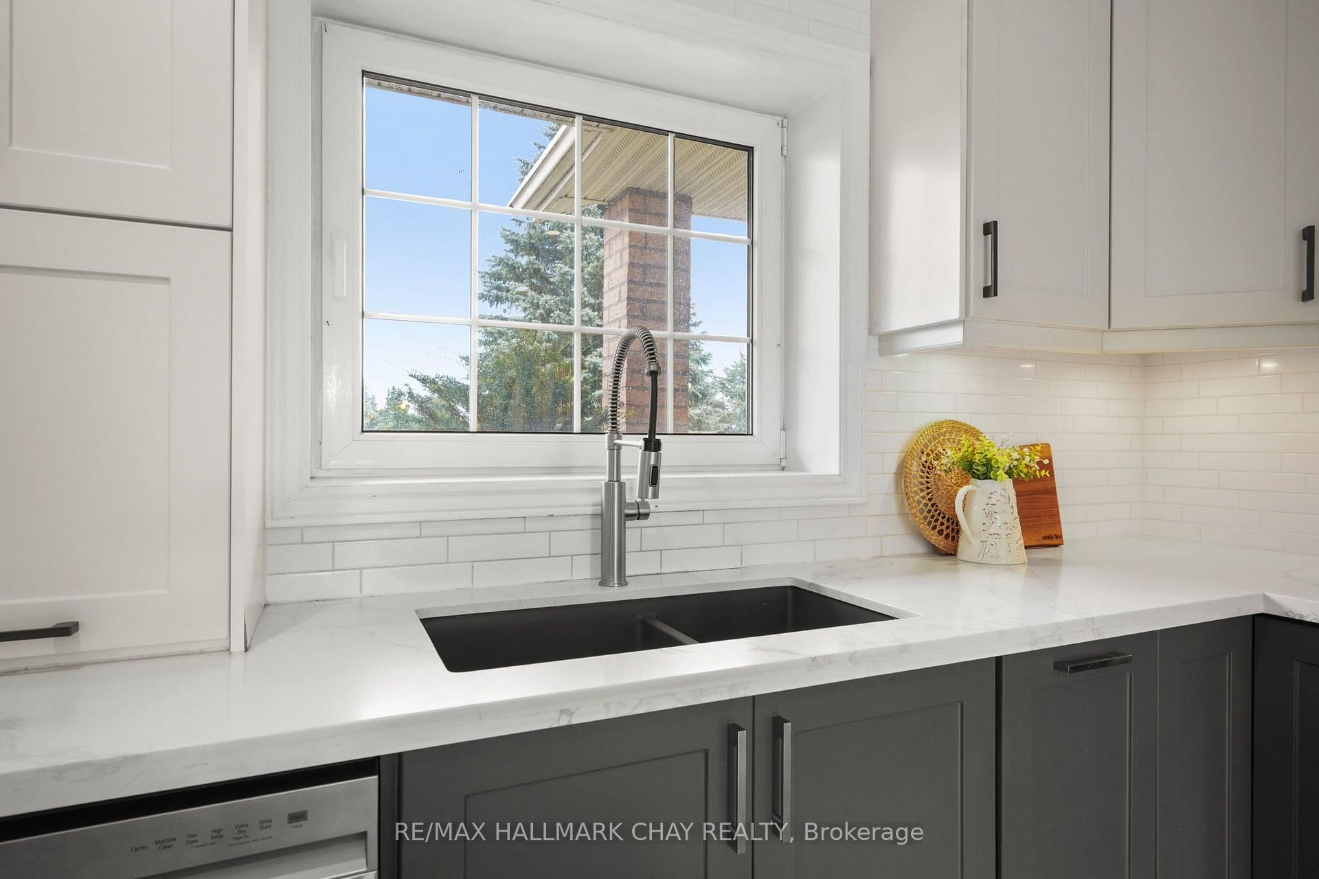 Photo 10 of 958375 E 7th Line, Mulmur, Rural Mulmur — HOMEH