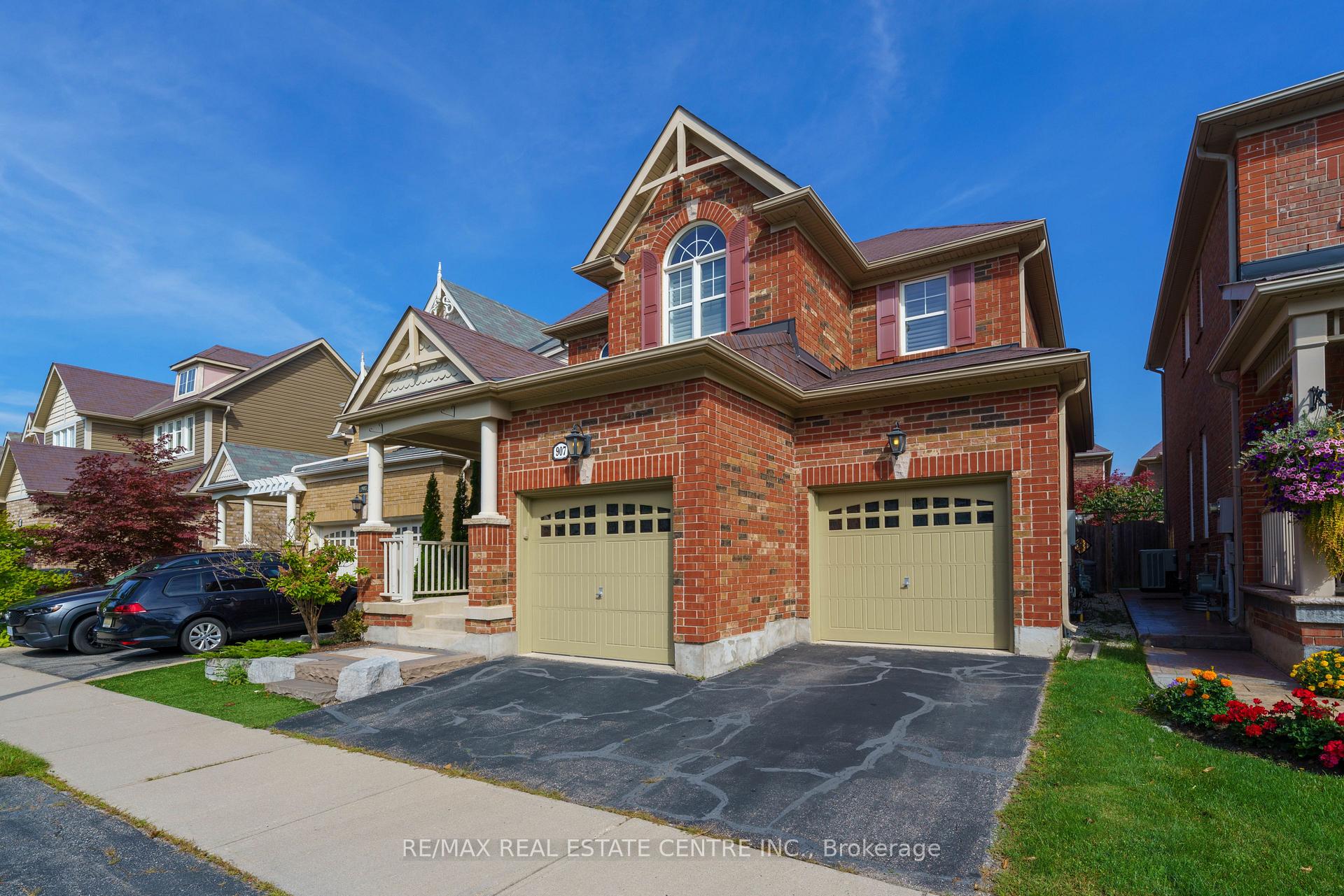 Photo of 907 Etherington Way