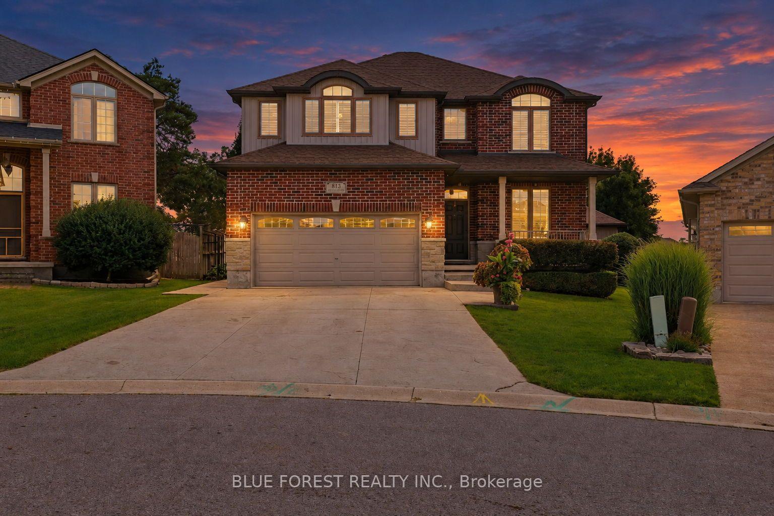 Photo 3 of 813 Deer Ridge Place, London, North M — HOMEH
