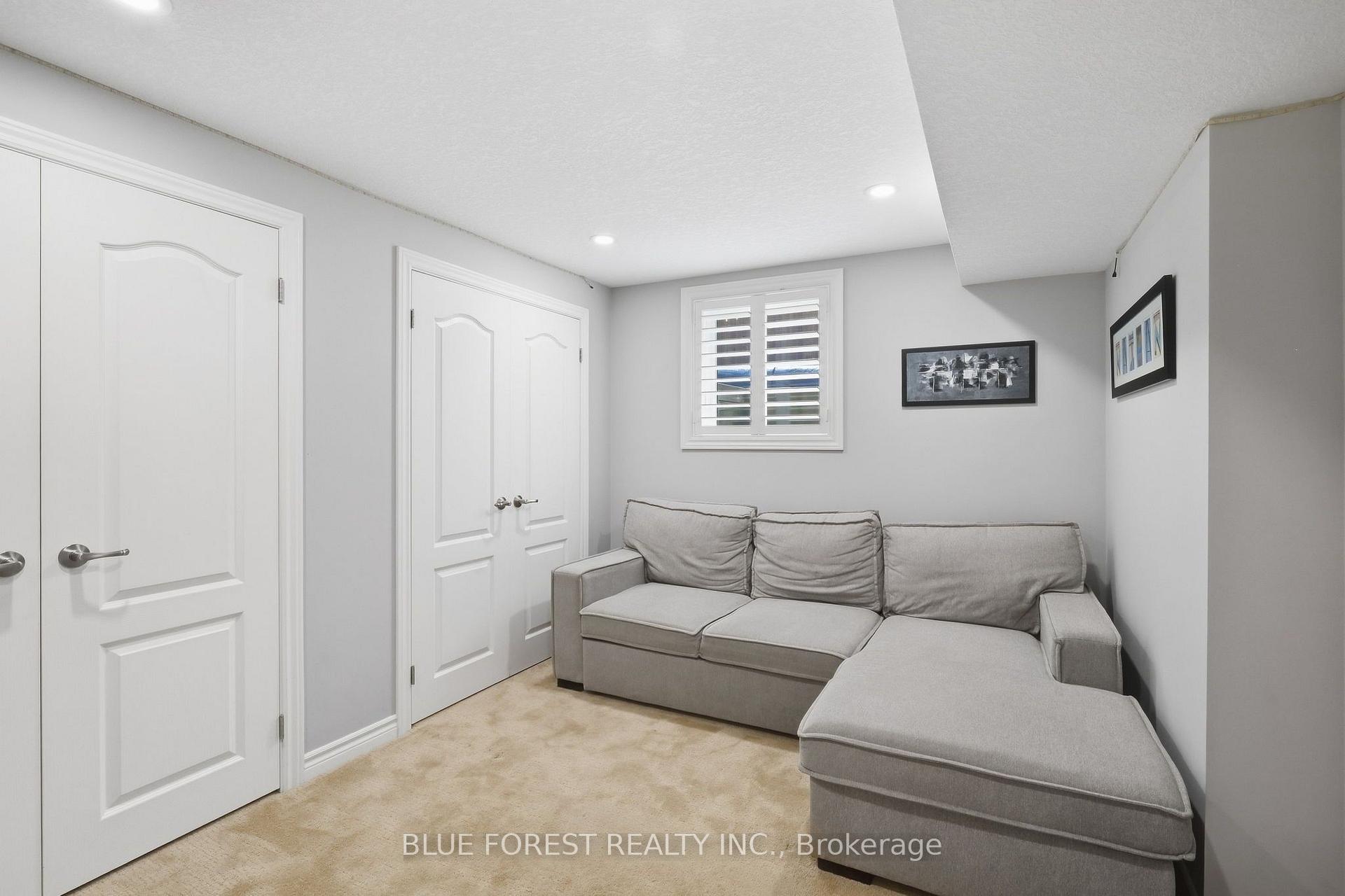 Photo 35 of 813 Deer Ridge Place, London, North M — HOMEH