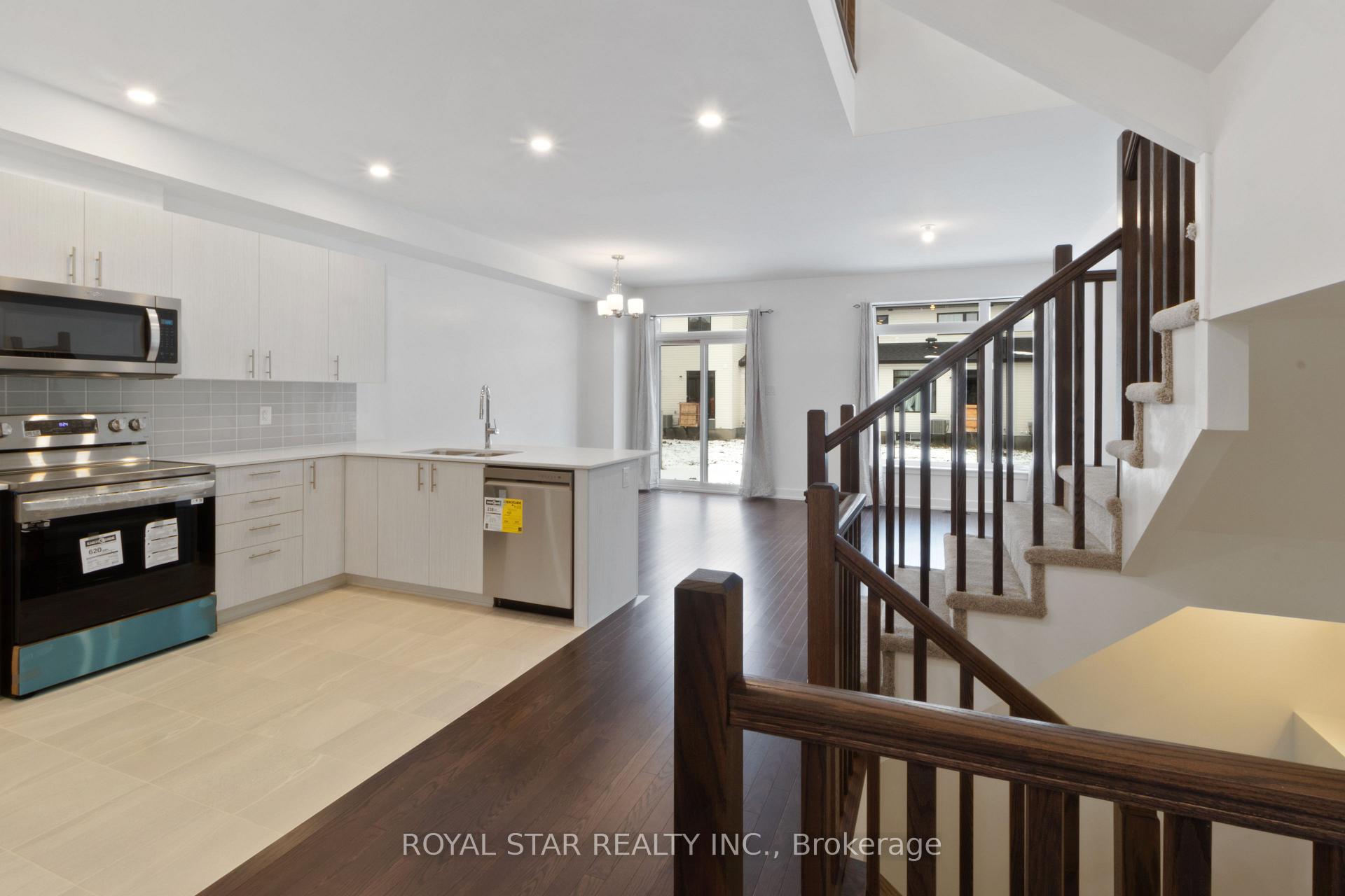 Photo 10 of 310 Makobe Lane, Ottawa, Riverside South/Gloucester Glen — HOMEH