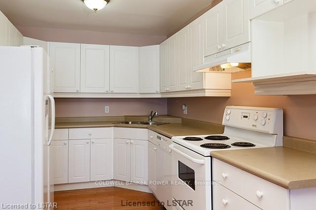 Photo 8 of Unit 3, 122 Sherwood Forest Square, London, North I — HOMEH