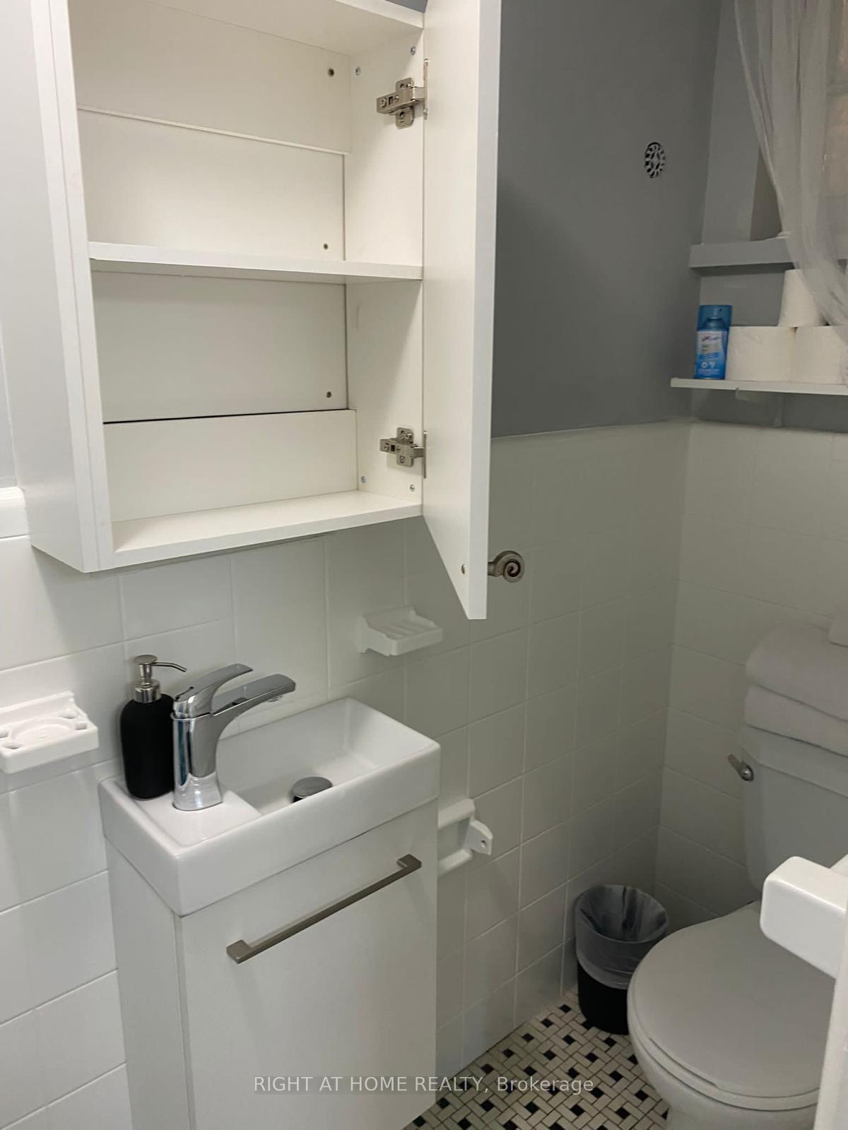 Photo 23 of Unit 4, 11 Donald Avenue, Toronto, Caledonia-Fairbank — HOMEH