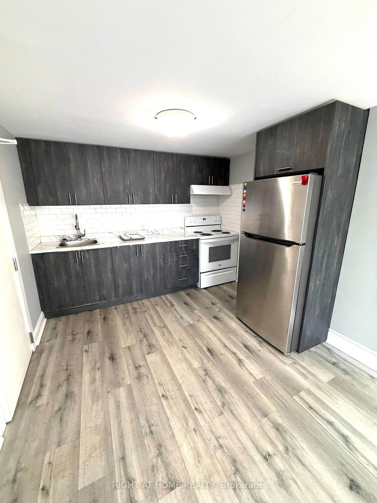 Photo 6 of Unit 4, 11 Donald Avenue, Toronto, Caledonia-Fairbank — HOMEH