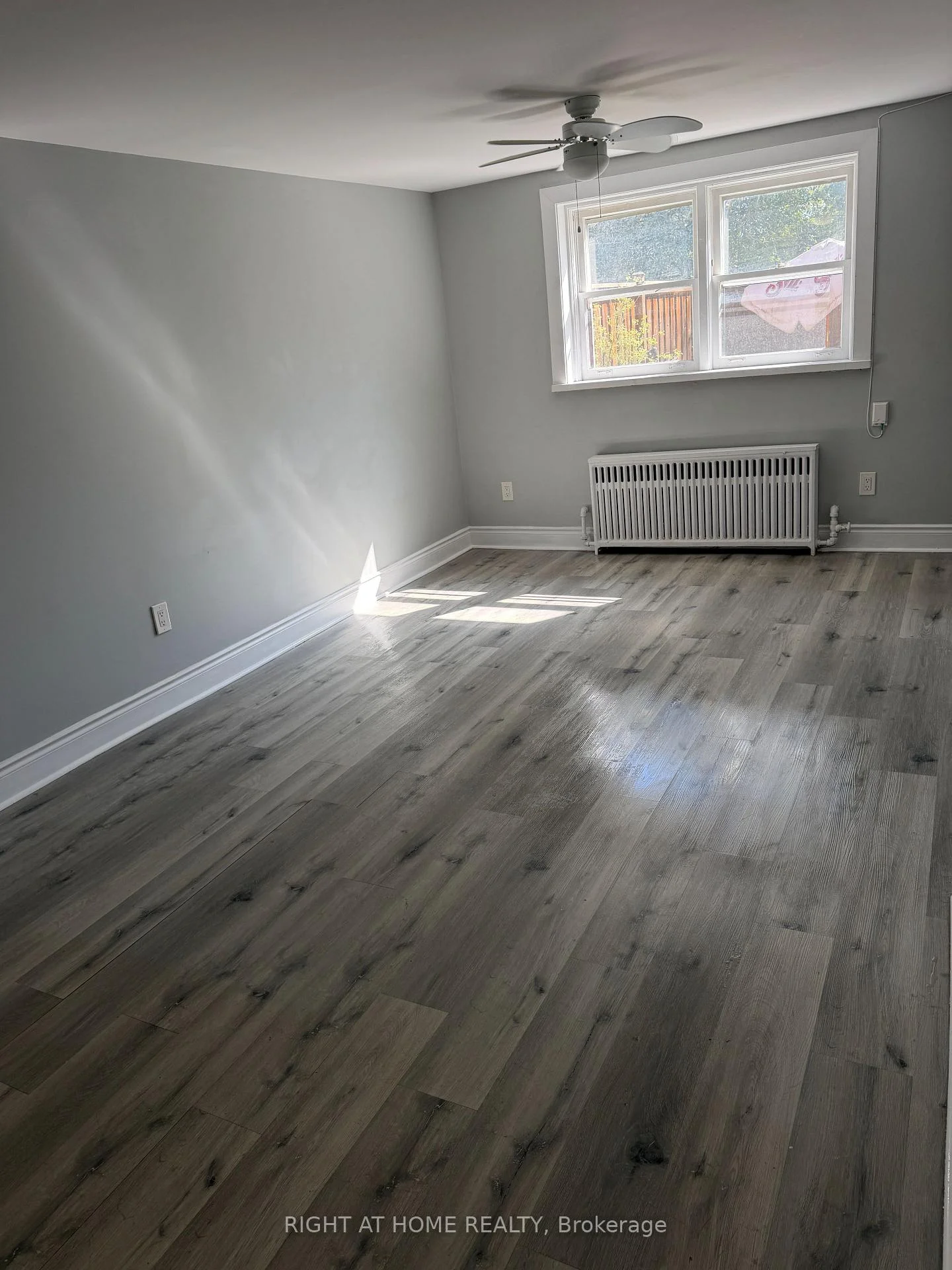 Photo 10 of Unit 4, 11 Donald Avenue, Toronto, Caledonia-Fairbank — HOMEH
