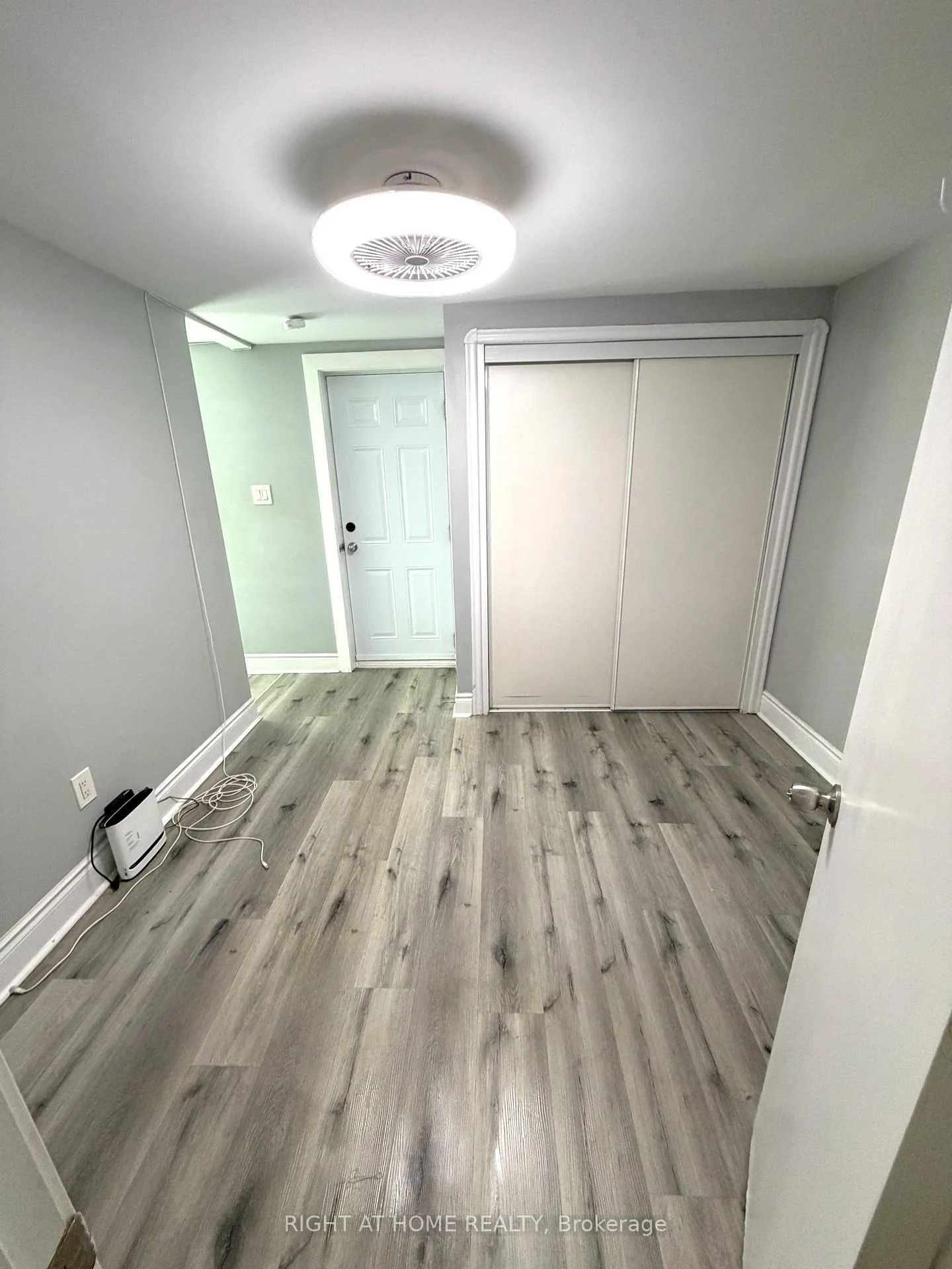 Photo 12 of Unit 4, 11 Donald Avenue, Toronto, Caledonia-Fairbank — HOMEH
