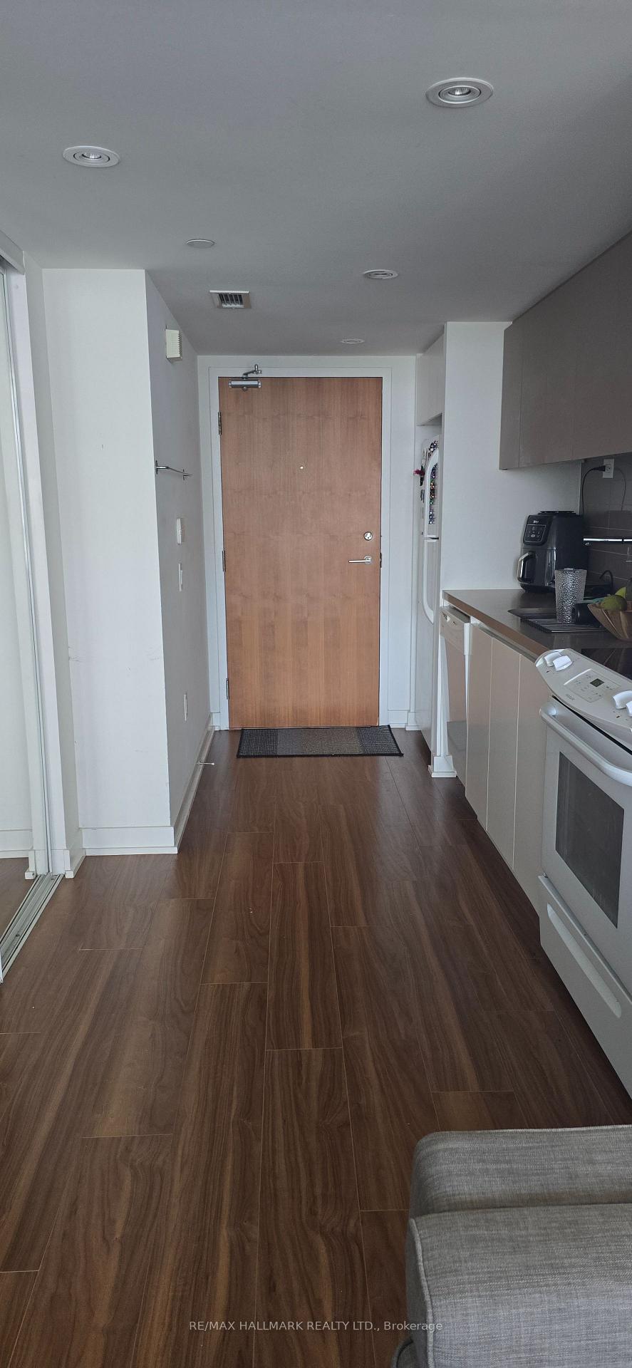 Photo 2 of Unit 2809, 75 Queens Wharf Road, Toronto, Waterfront Communities — HOMEH
