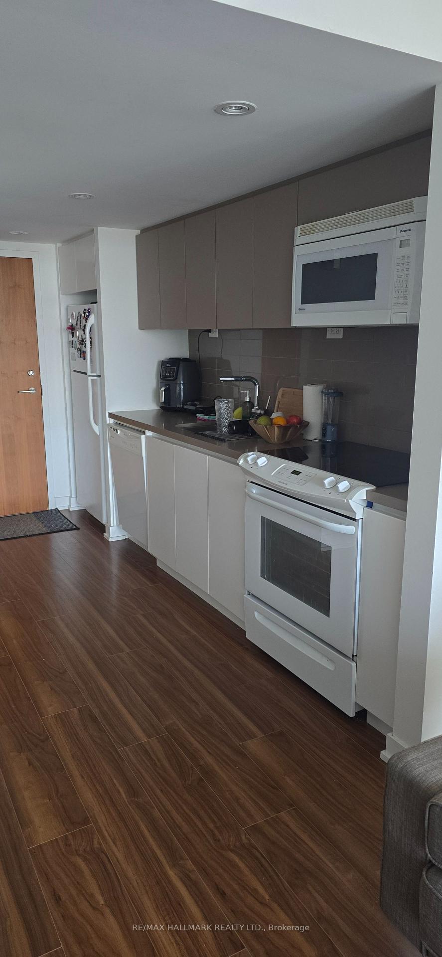 Photo 3 of Unit 2809, 75 Queens Wharf Road, Toronto, Waterfront Communities — HOMEH