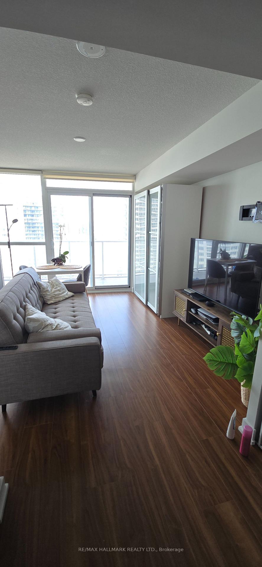 Photo 4 of Unit 2809, 75 Queens Wharf Road, Toronto, Waterfront Communities — HOMEH