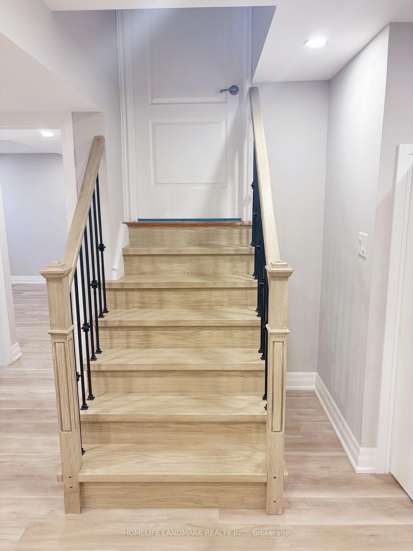 Photo 2 of 18 Halldorson Avenue, Aurora, Bayview Northeast — HOMEH