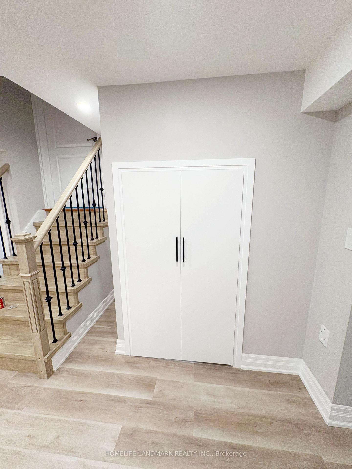 Photo 6 of 18 Halldorson Avenue, Aurora, Bayview Northeast — HOMEH