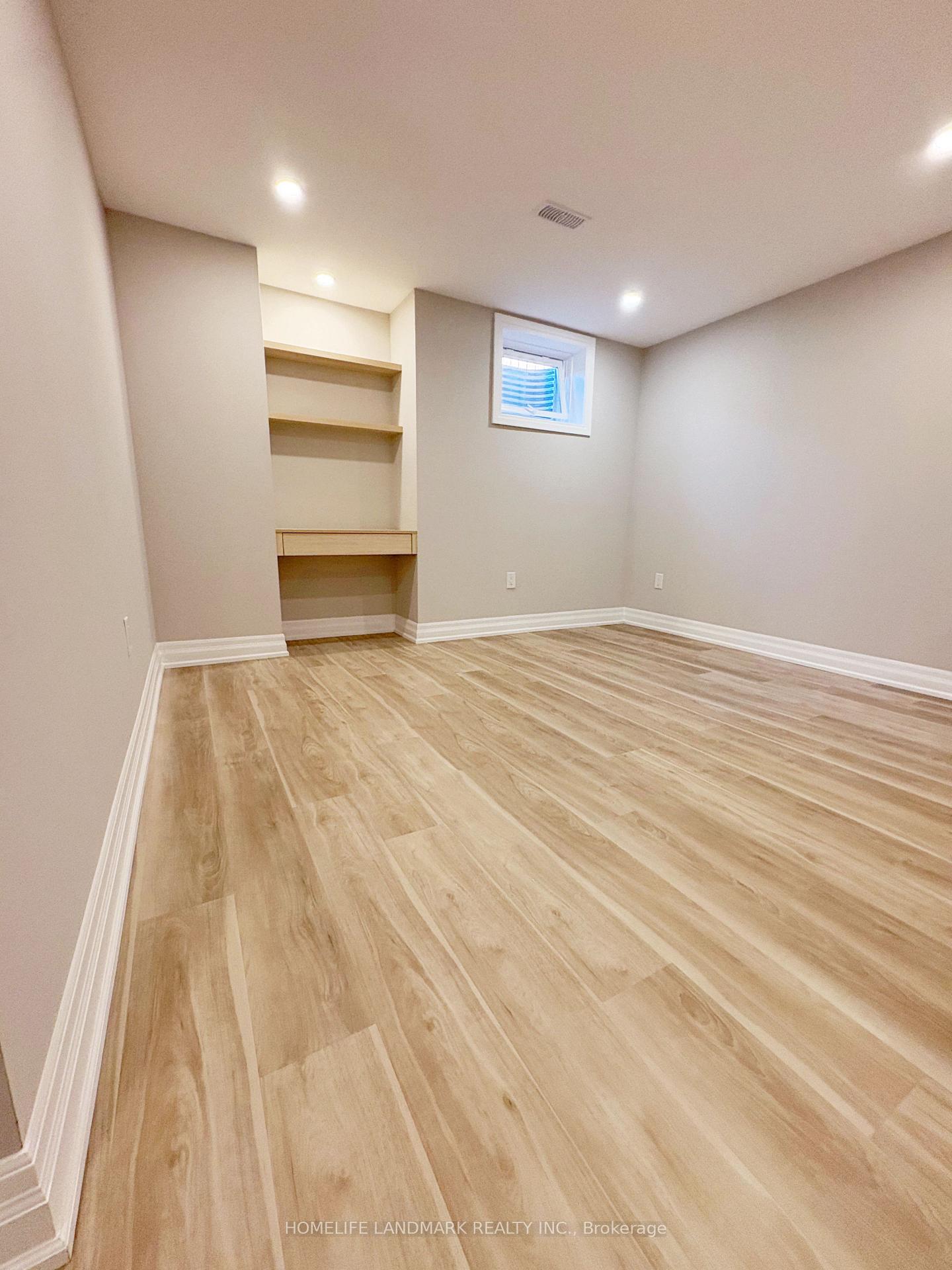 Photo 8 of 18 Halldorson Avenue, Aurora, Bayview Northeast — HOMEH