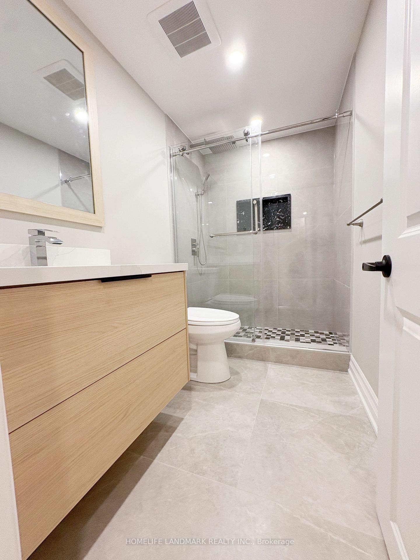 Photo 11 of 18 Halldorson Avenue, Aurora, Bayview Northeast — HOMEH