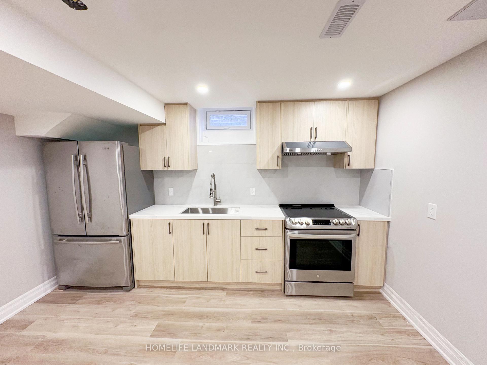 Photo 14 of 18 Halldorson Avenue, Aurora, Bayview Northeast — HOMEH