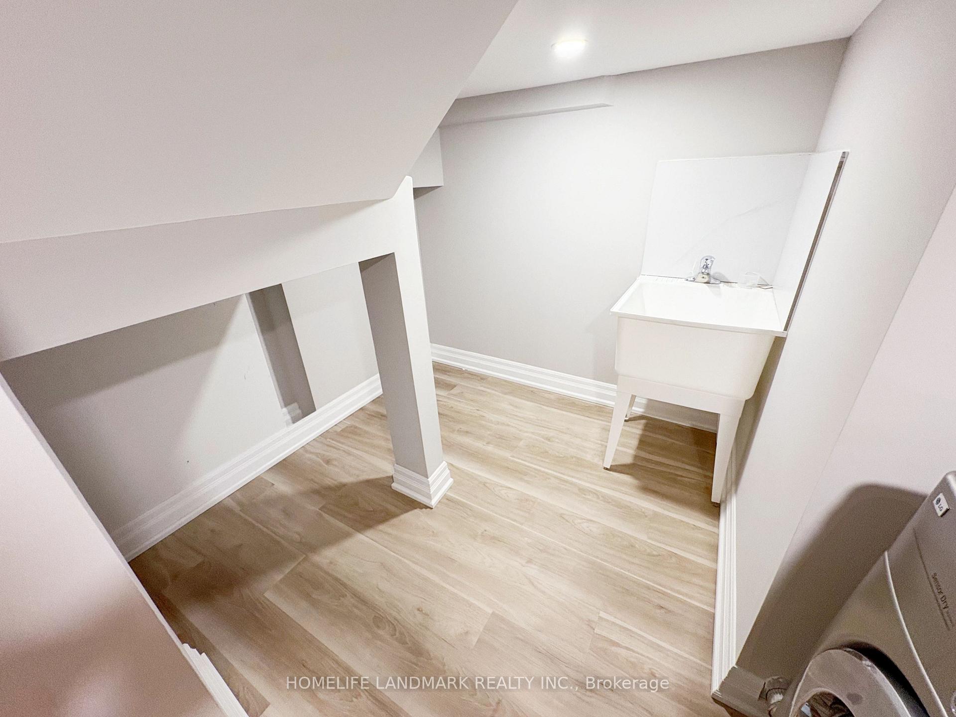 Photo 15 of 18 Halldorson Avenue, Aurora, Bayview Northeast — HOMEH