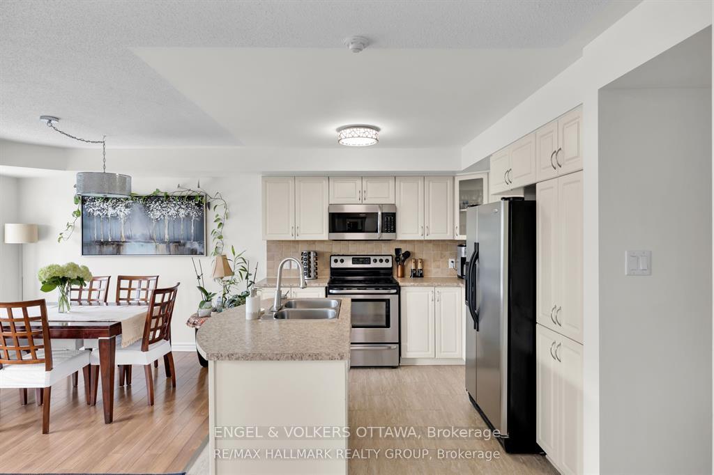 Photo 9 of 500 Stonefield Private, Ottawa, Barrhaven East — HOMEH