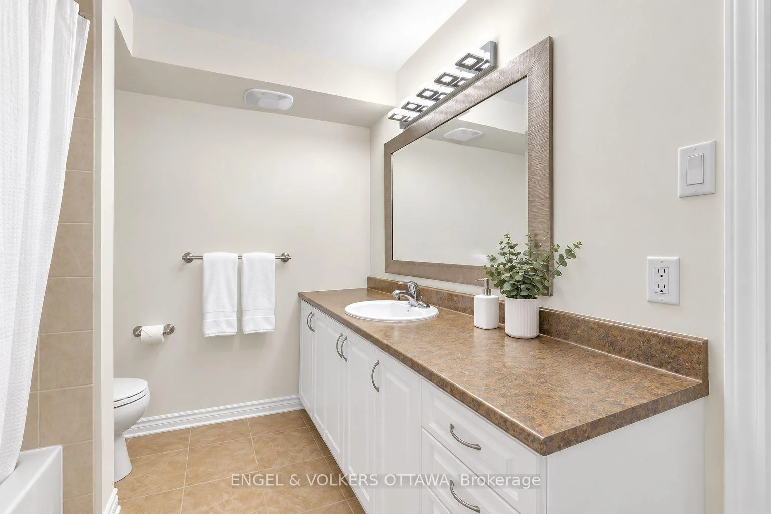 Photo 32 of 500 Stonefield Private, Ottawa, Barrhaven East — HOMEH