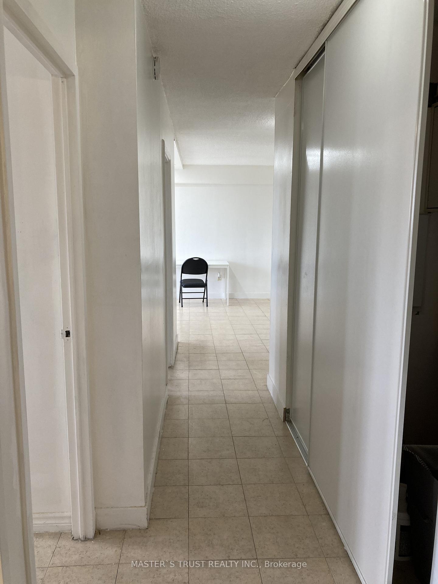 Photo 3 of Unit 908, 940 Caledonia Road, North York, Yorkdale-Glen Park — HOMEH
