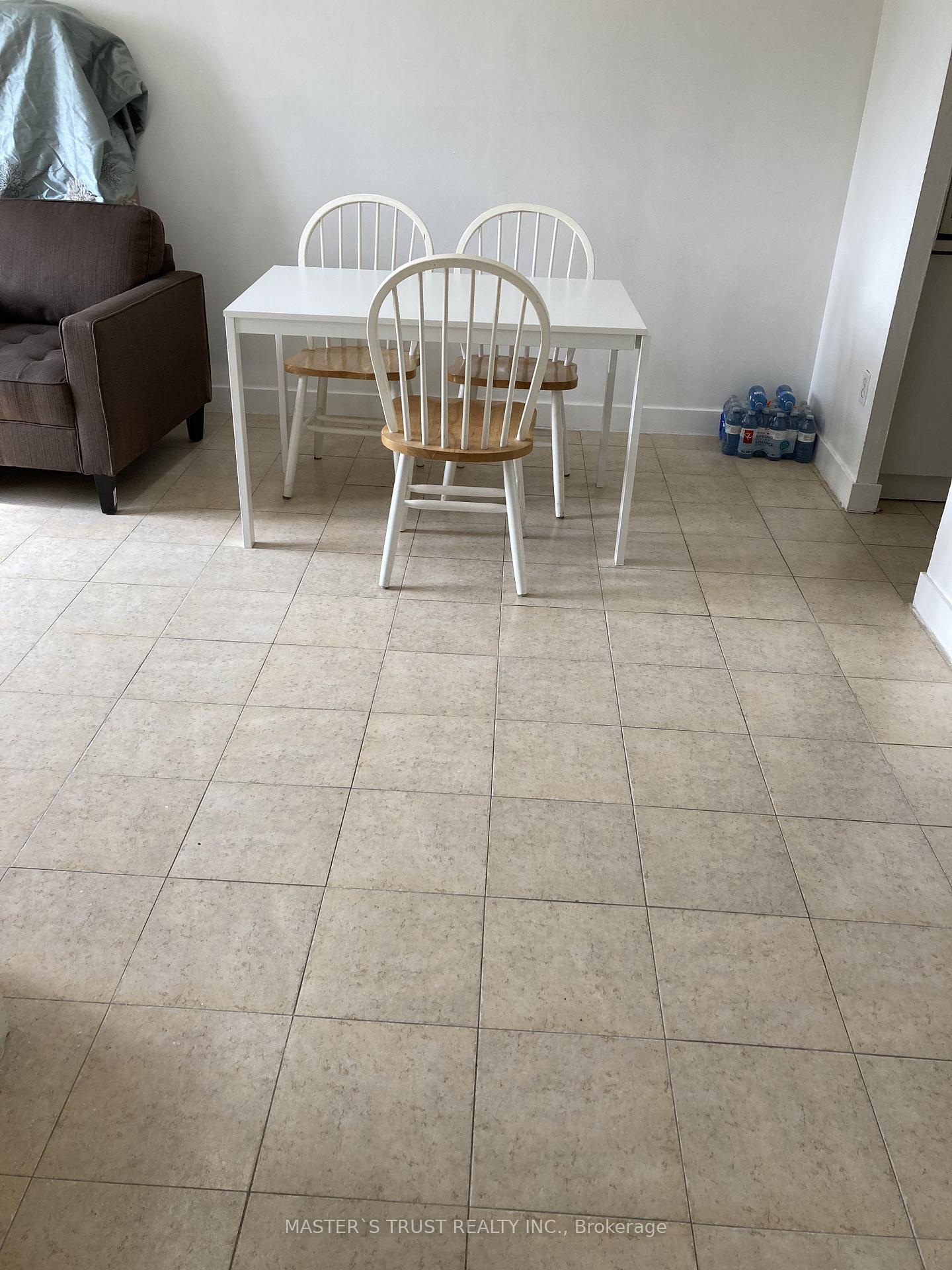 Photo 4 of Unit 908, 940 Caledonia Road, North York, Yorkdale-Glen Park — HOMEH