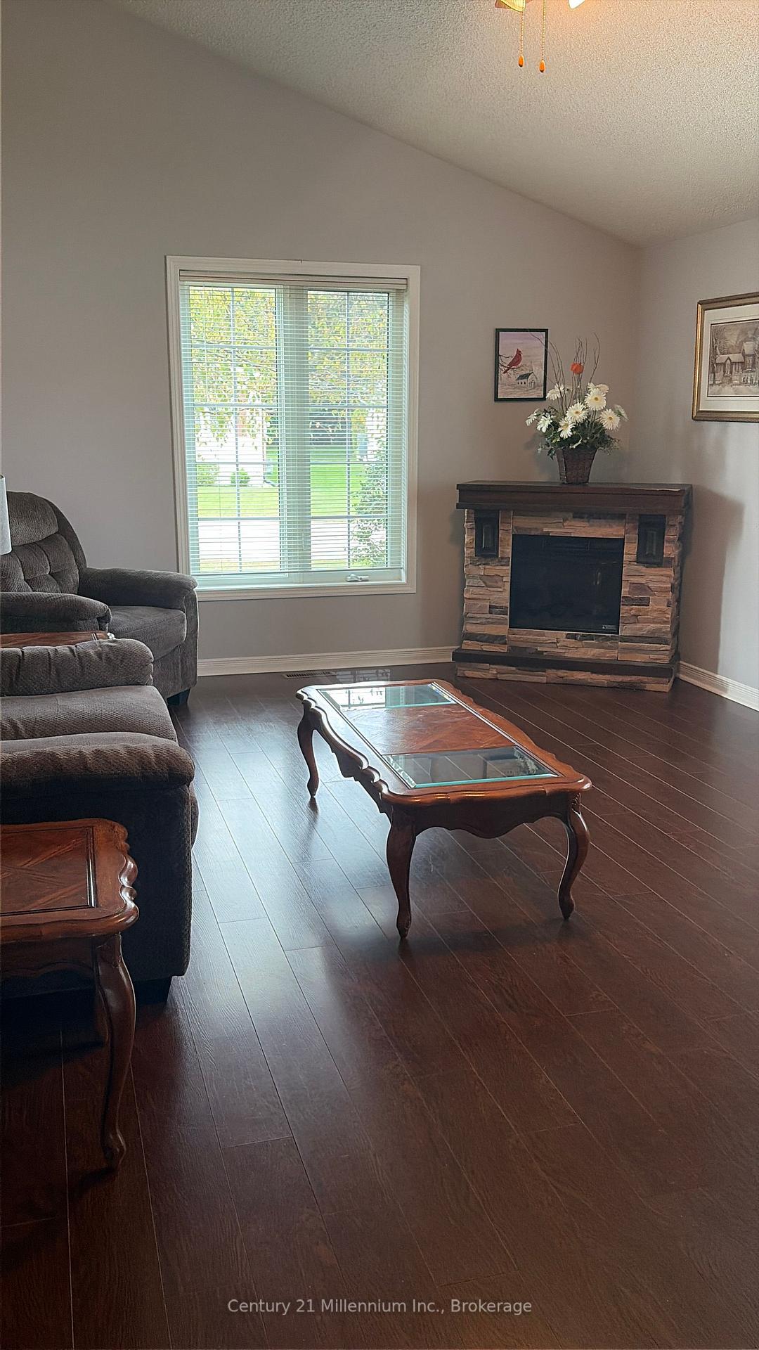Photo 7 of 22 Indiana Avenue E, Wasaga Beach — HOMEH
