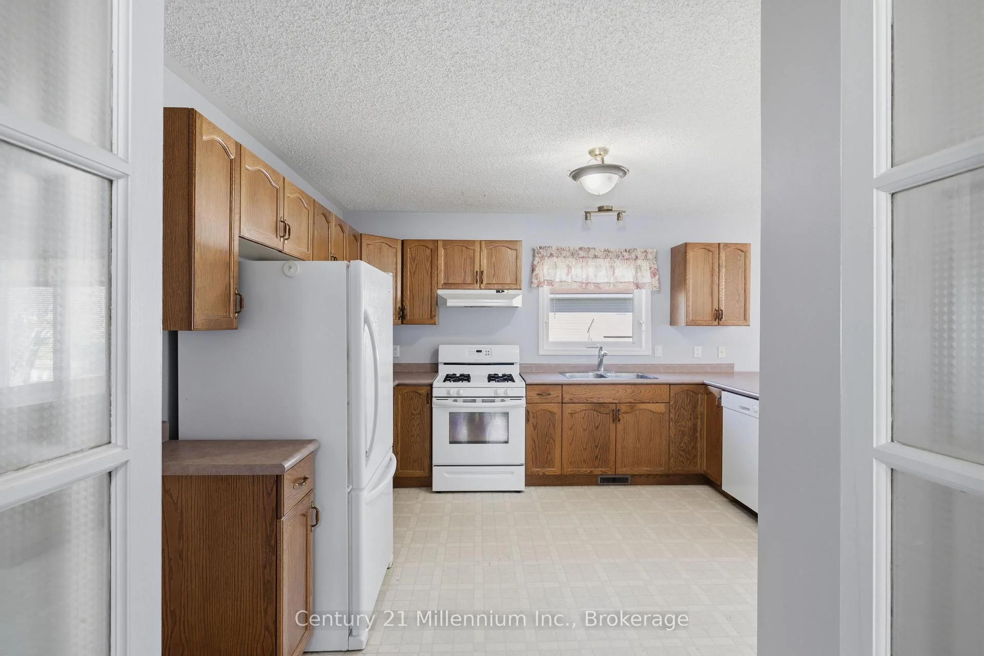 Photo 15 of 22 Indiana Avenue E, Wasaga Beach — HOMEH