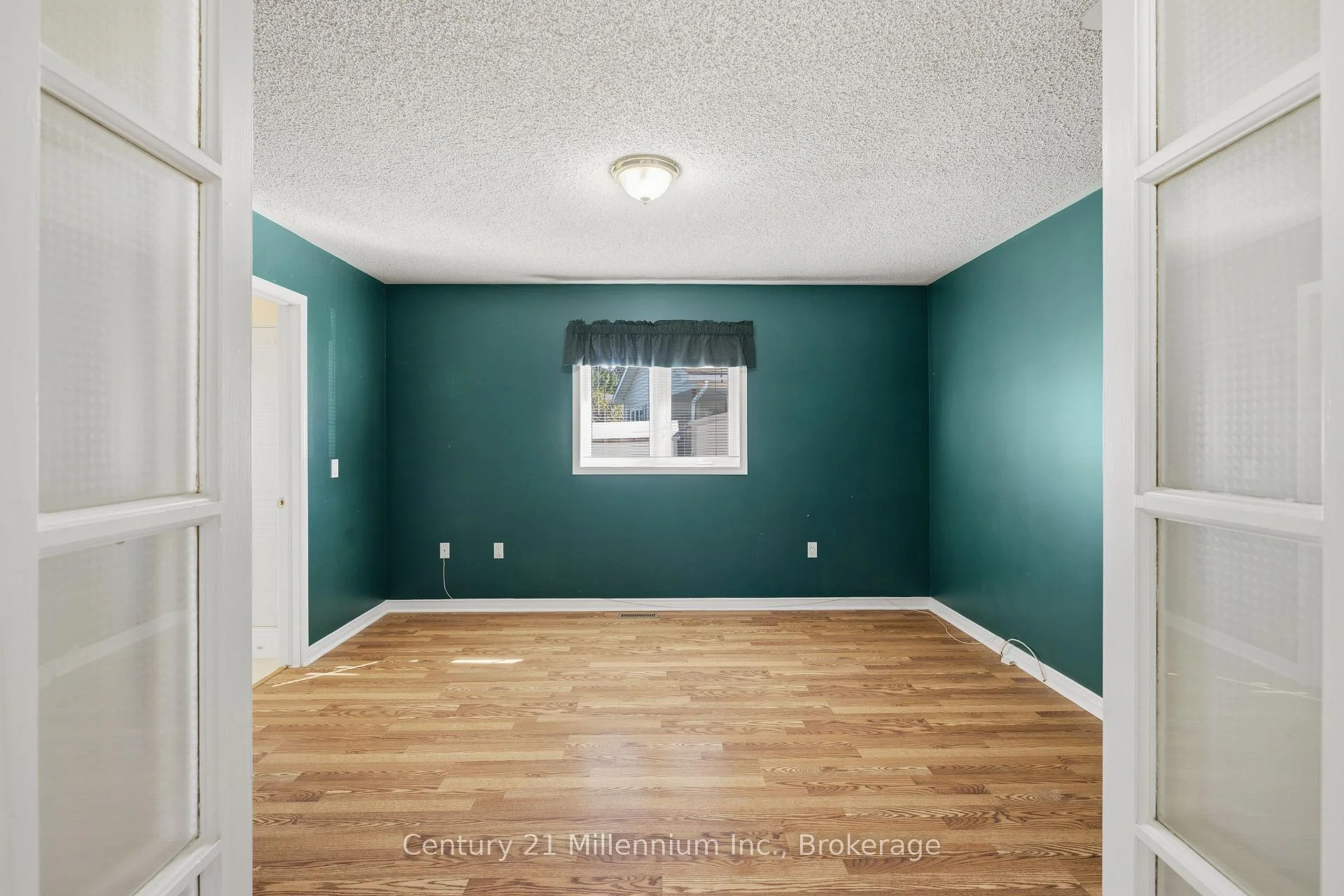 Photo 19 of 22 Indiana Avenue E, Wasaga Beach — HOMEH