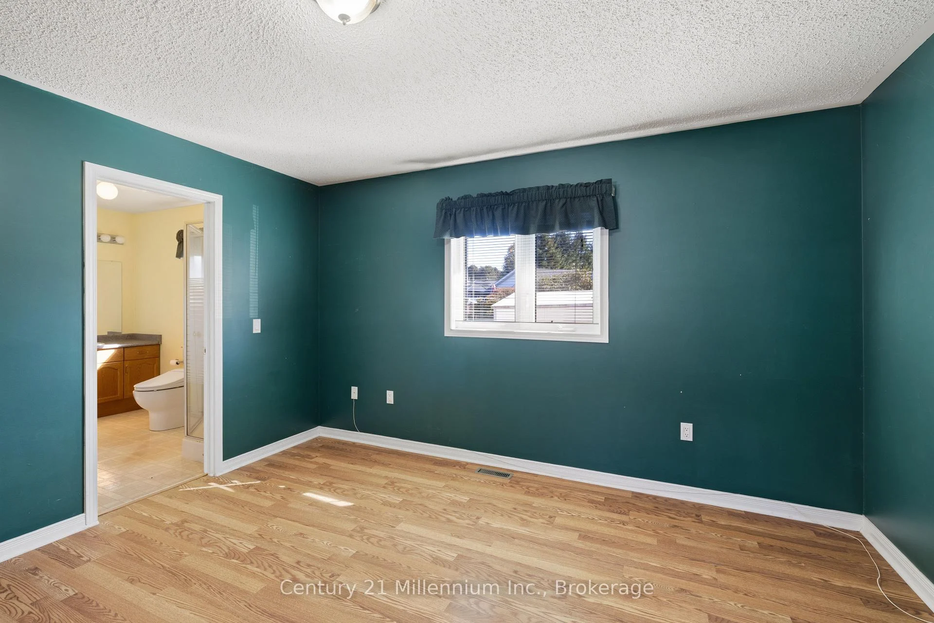 Photo 20 of 22 Indiana Avenue E, Wasaga Beach — HOMEH
