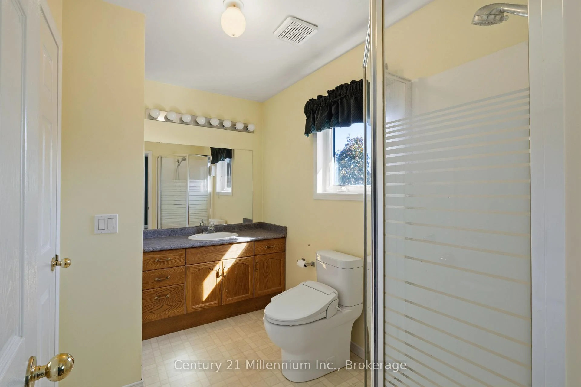 Photo 21 of 22 Indiana Avenue E, Wasaga Beach — HOMEH