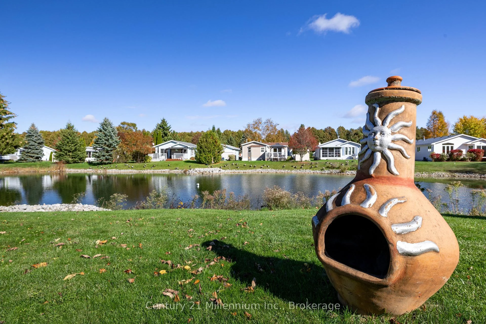 Photo 25 of 22 Indiana Avenue E, Wasaga Beach — HOMEH