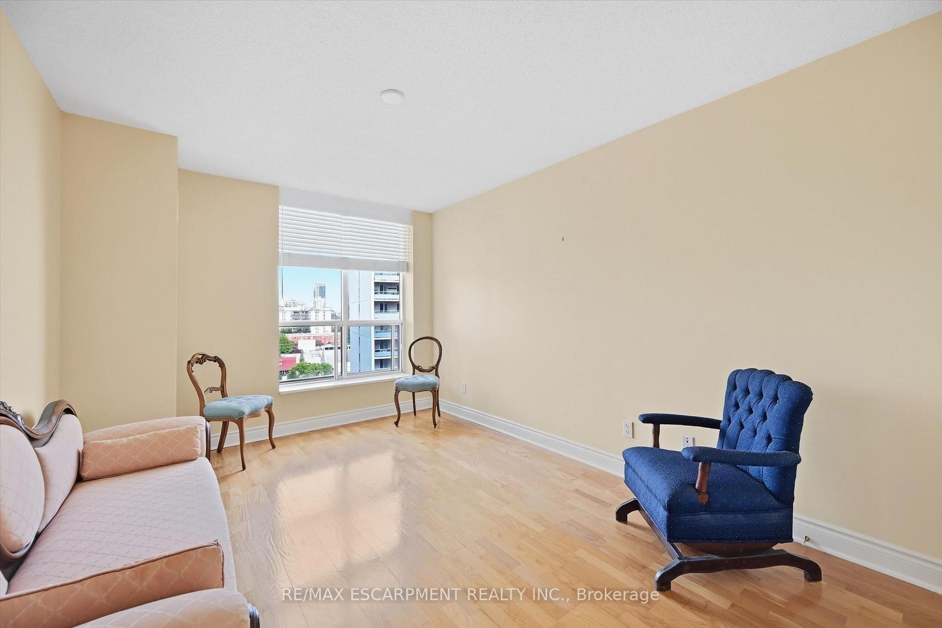 Photo 6 of Unit 904, 442 Maple Avenue, Burlington, Brant — HOMEH
