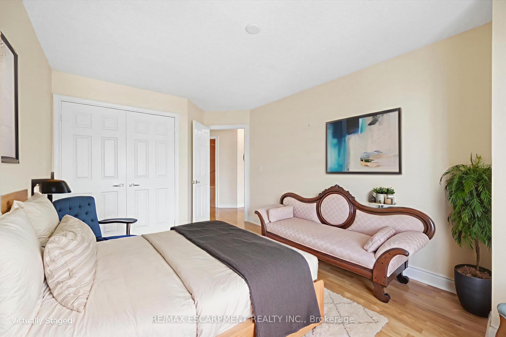 Photo 9 of Unit 904, 442 Maple Avenue, Burlington, Brant — HOMEH