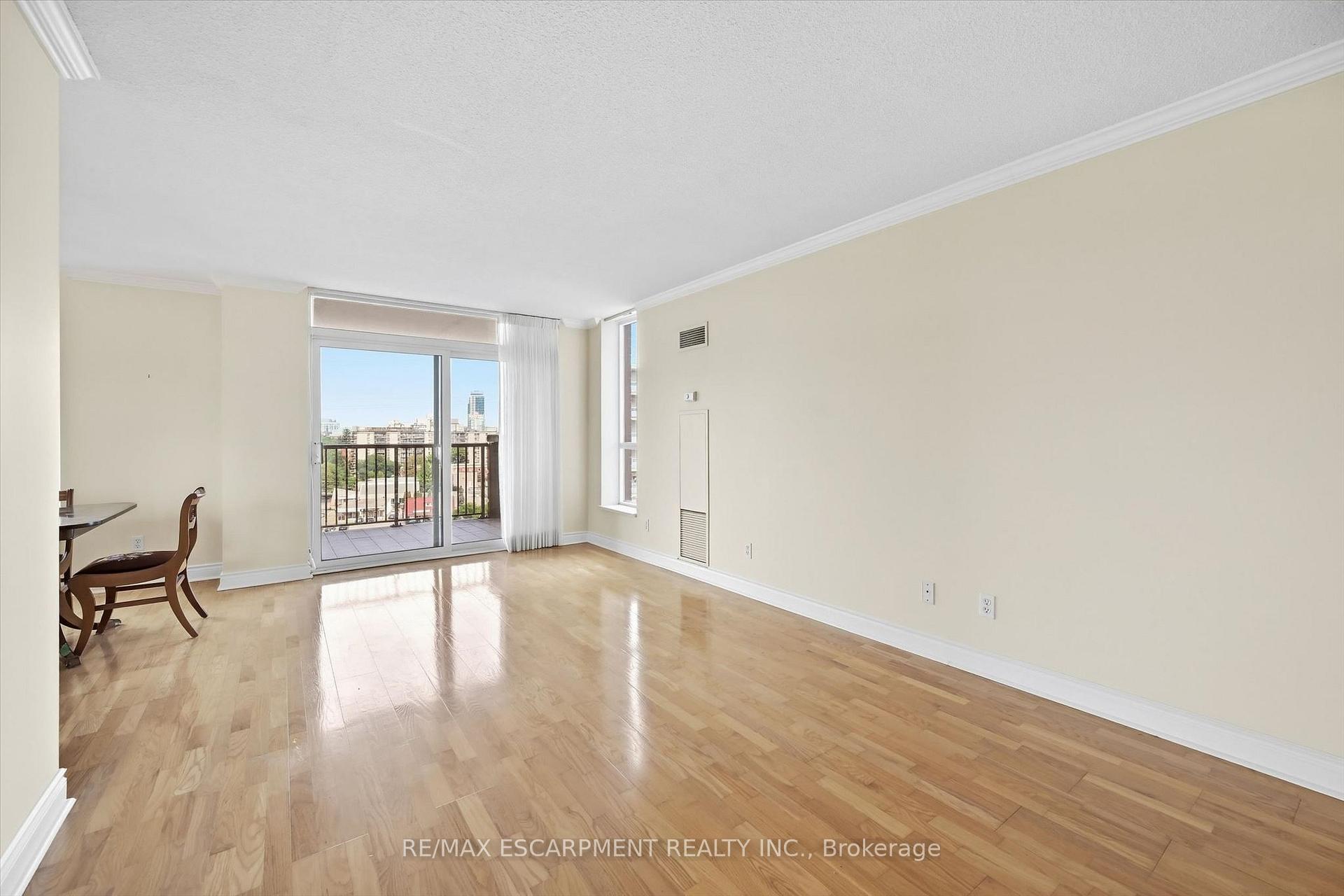 Photo 12 of Unit 904, 442 Maple Avenue, Burlington, Brant — HOMEH