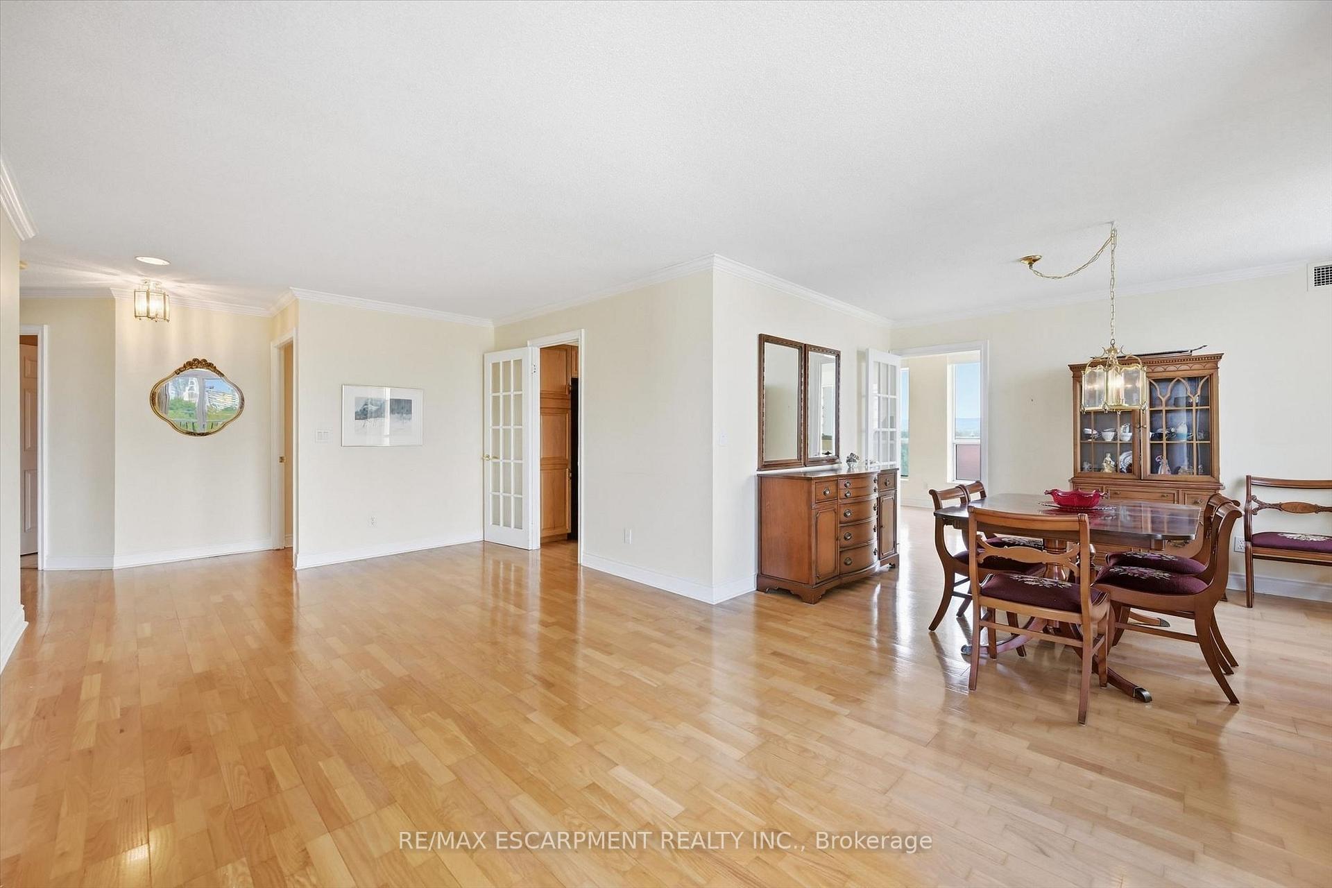 Photo 14 of Unit 904, 442 Maple Avenue, Burlington, Brant — HOMEH