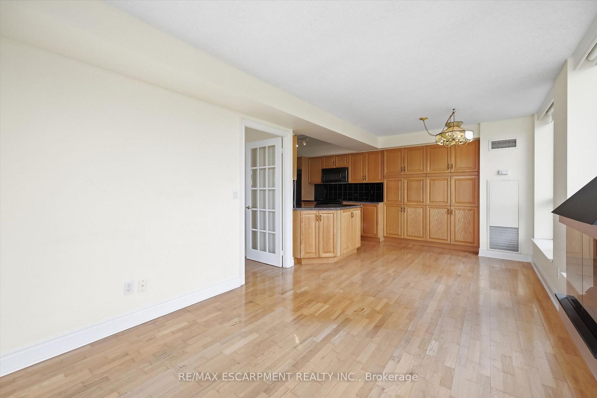 Photo 24 of Unit 904, 442 Maple Avenue, Burlington, Brant — HOMEH