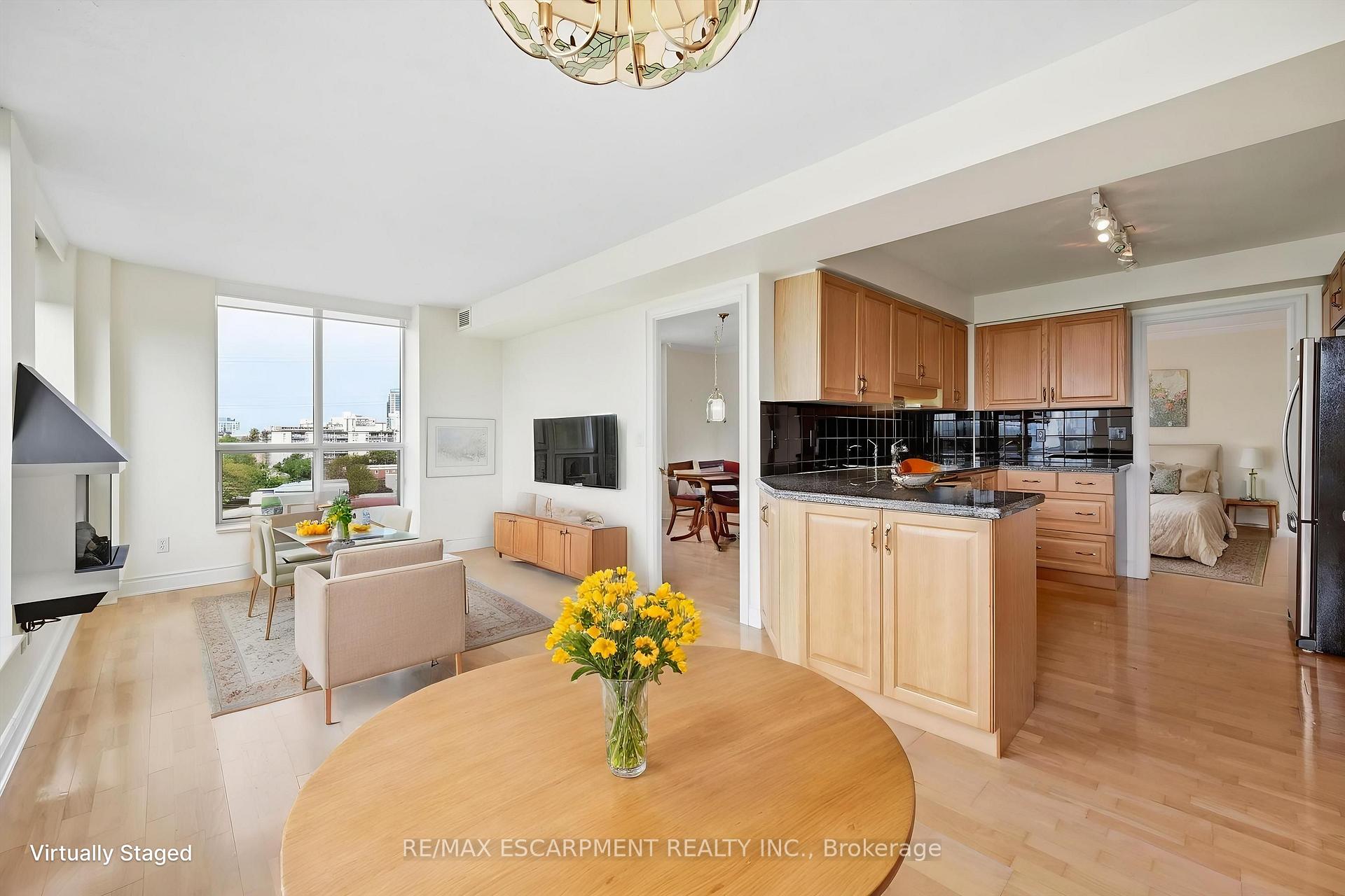 Photo 27 of Unit 904, 442 Maple Avenue, Burlington, Brant — HOMEH