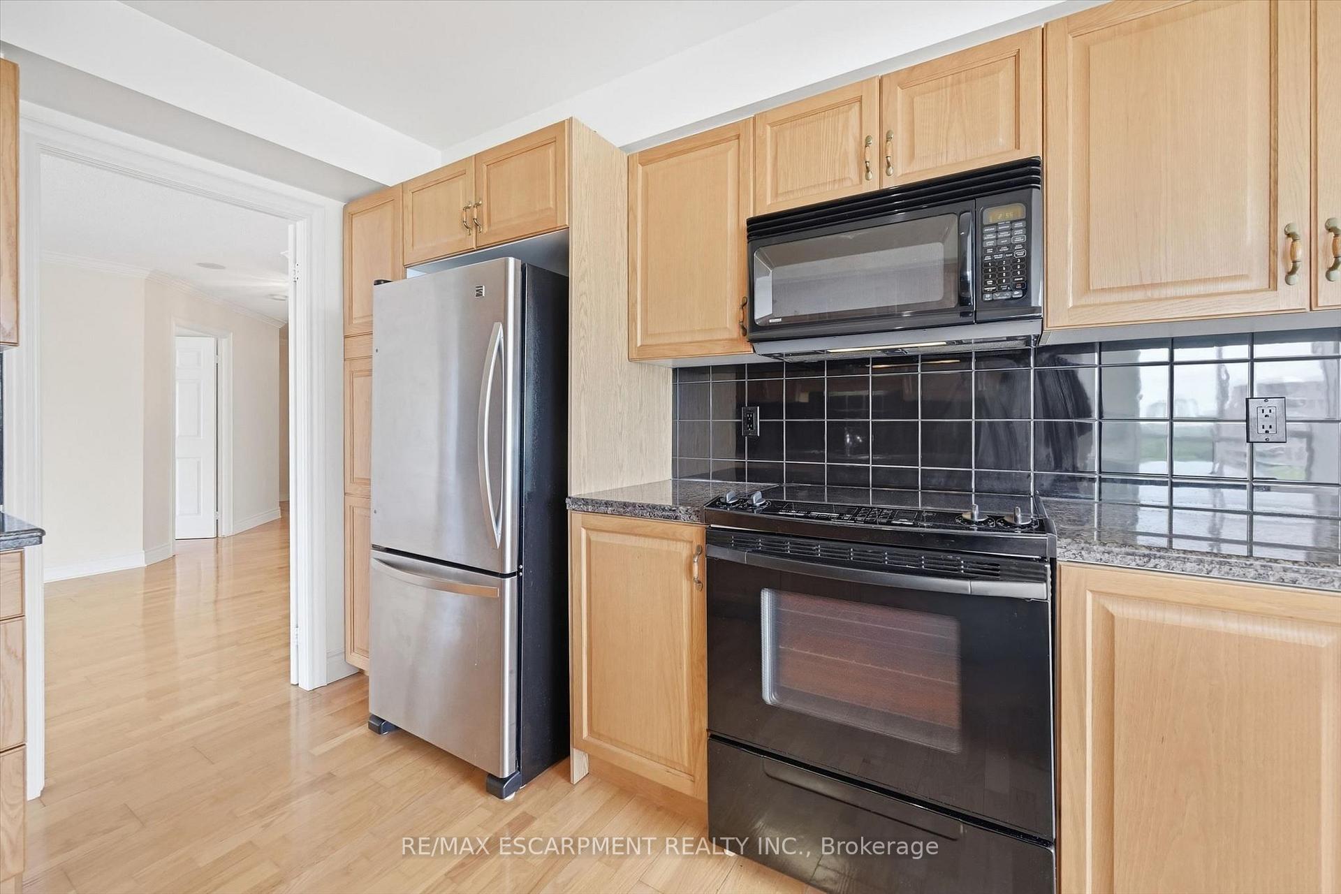 Photo 31 of Unit 904, 442 Maple Avenue, Burlington, Brant — HOMEH