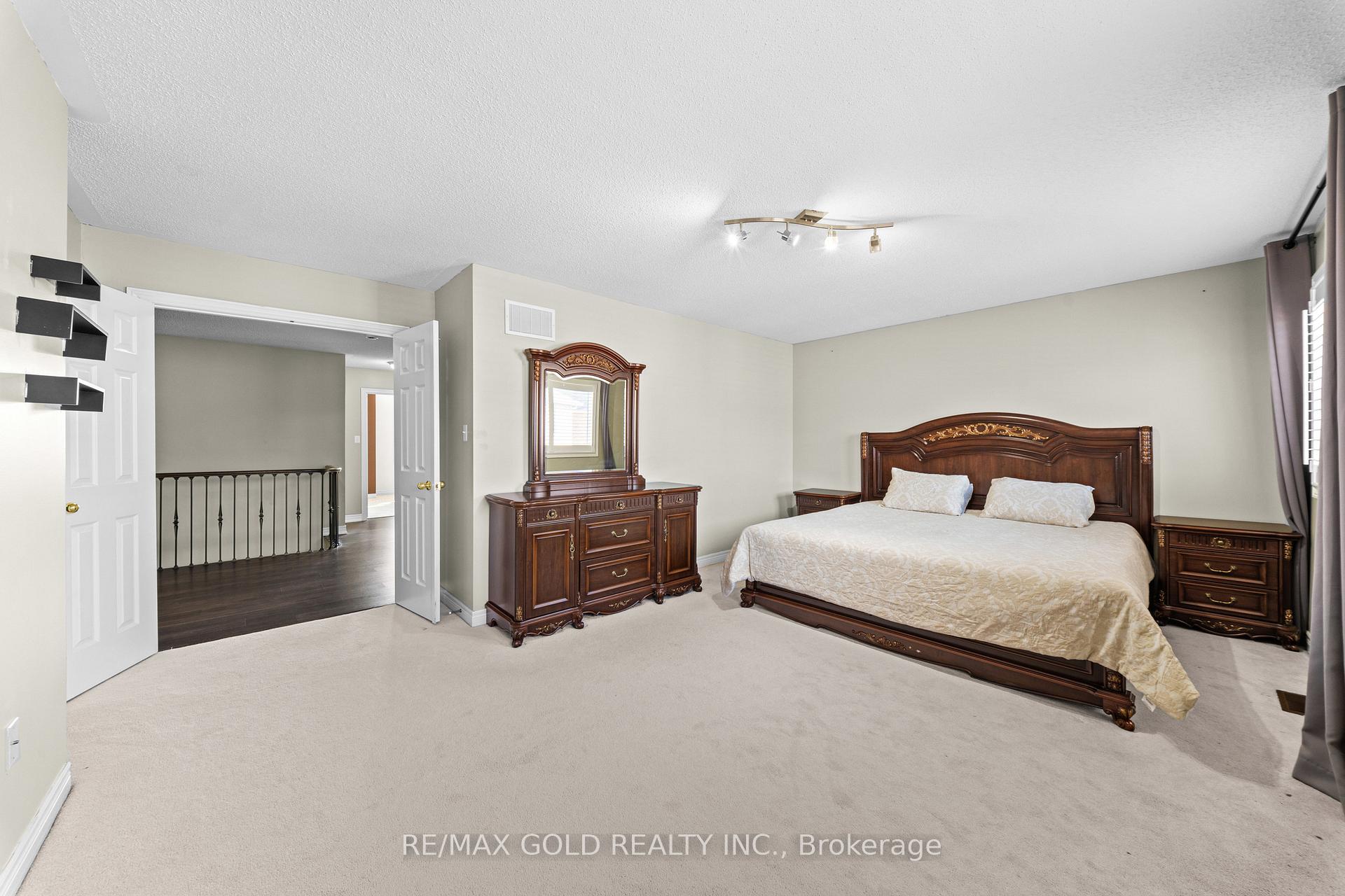 Photo 15 of 11 Clearfield Drive, Brampton, Bram East — HOMEH
