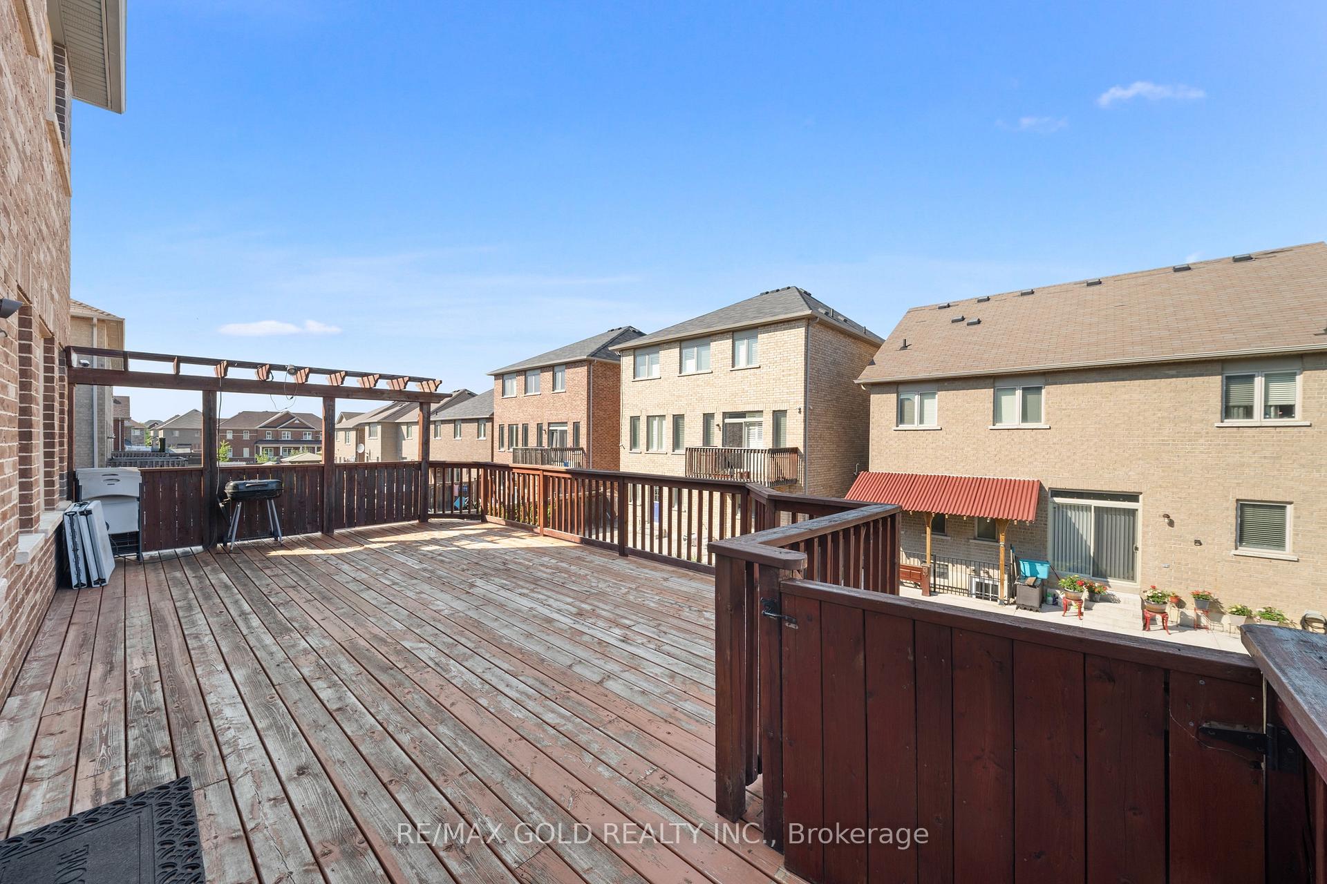 Photo 28 of 11 Clearfield Drive, Brampton, Bram East — HOMEH