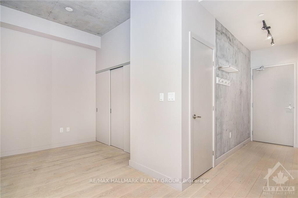 Photo 3 of Unit 404, 224 Lyon Street, Ottawa, Ottawa Centre — HOMEH