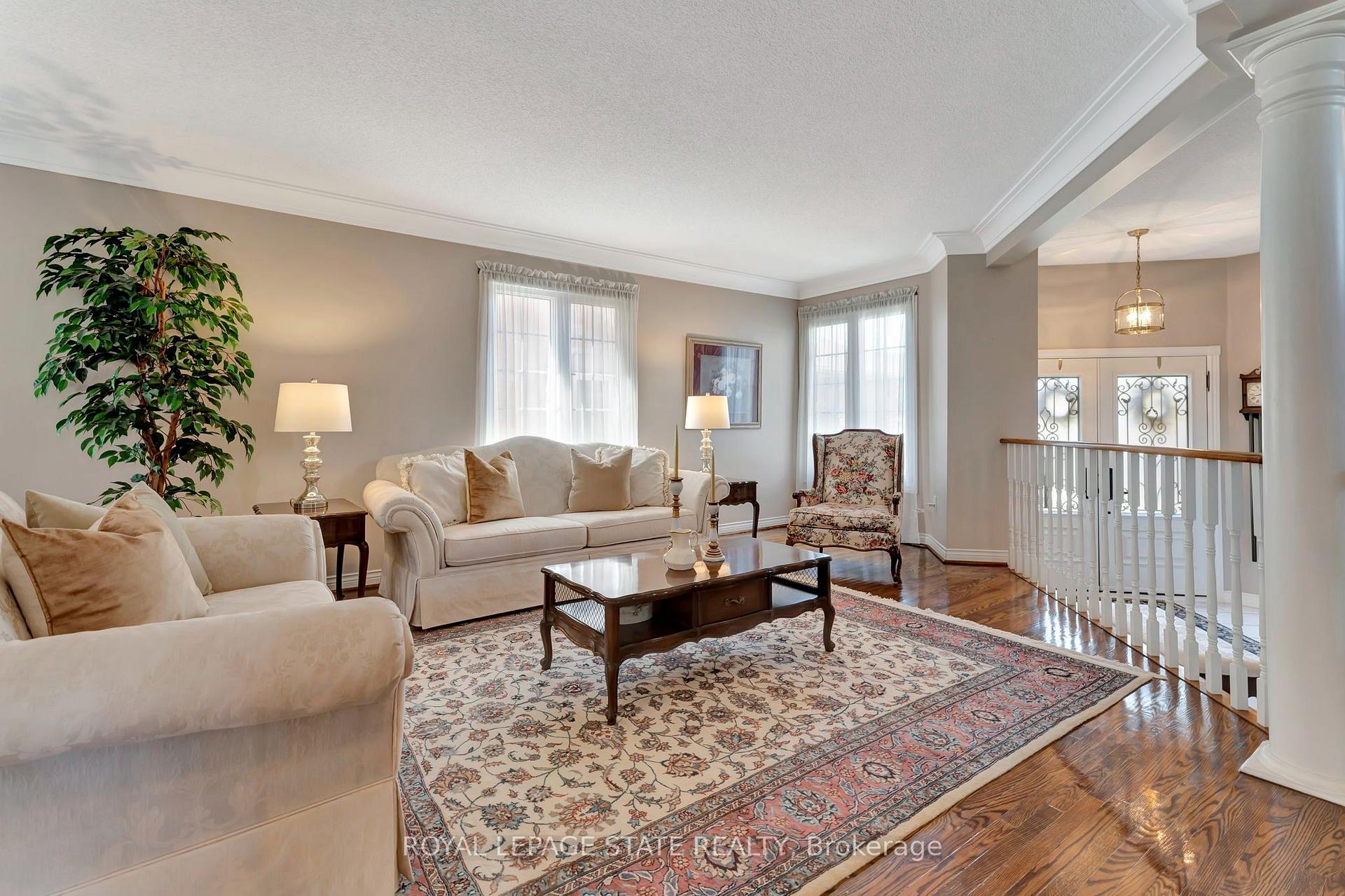 Photo 5 of 144 Cove Crescent, Hamilton, Lakeshore — HOMEH