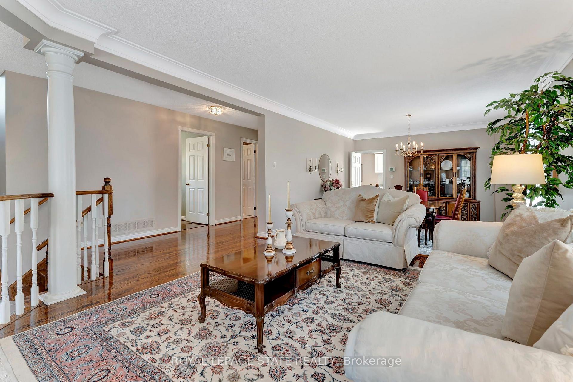 Photo 6 of 144 Cove Crescent, Hamilton, Lakeshore — HOMEH