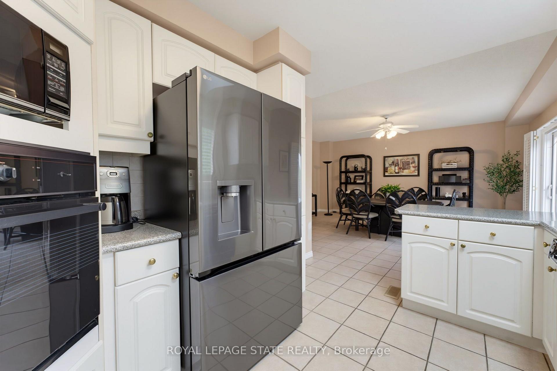 Photo 12 of 144 Cove Crescent, Hamilton, Lakeshore — HOMEH