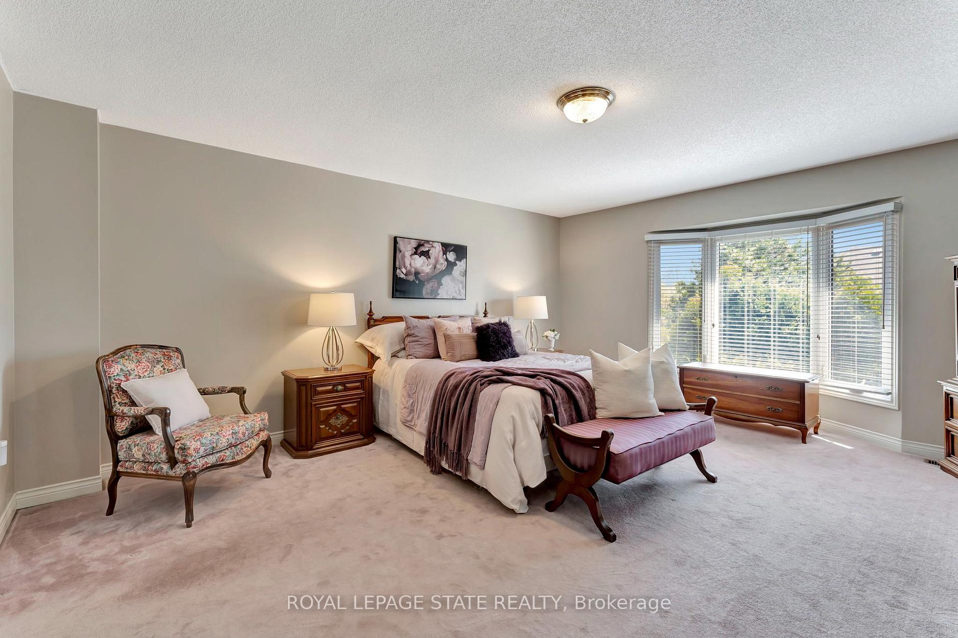 Photo 17 of 144 Cove Crescent, Hamilton, Lakeshore — HOMEH