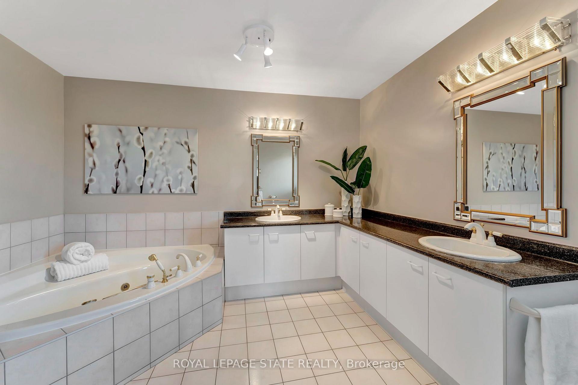 Photo 19 of 144 Cove Crescent, Hamilton, Lakeshore — HOMEH