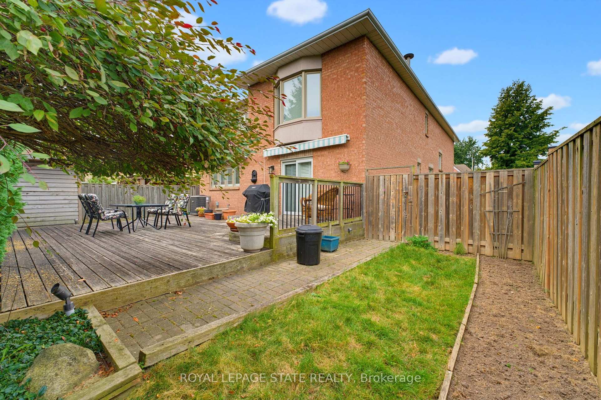Photo 27 of 144 Cove Crescent, Hamilton, Lakeshore — HOMEH