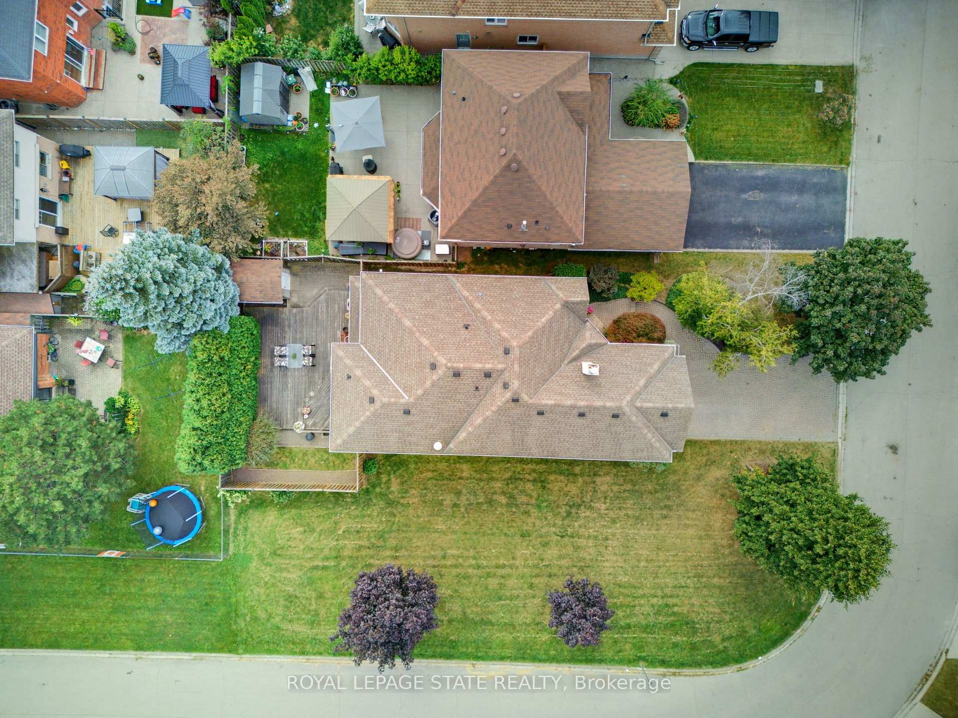 Photo 29 of 144 Cove Crescent, Hamilton, Lakeshore — HOMEH