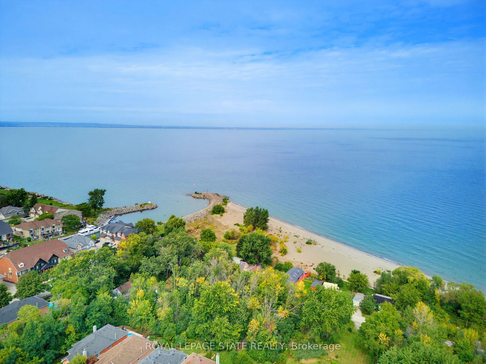 Photo 31 of 144 Cove Crescent, Hamilton, Lakeshore — HOMEH
