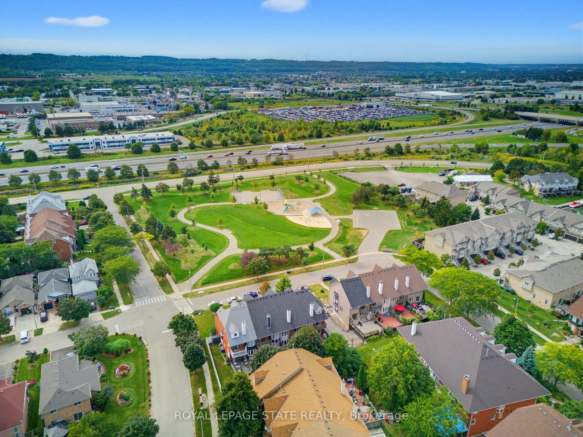 Photo 33 of 144 Cove Crescent, Hamilton, Lakeshore — HOMEH