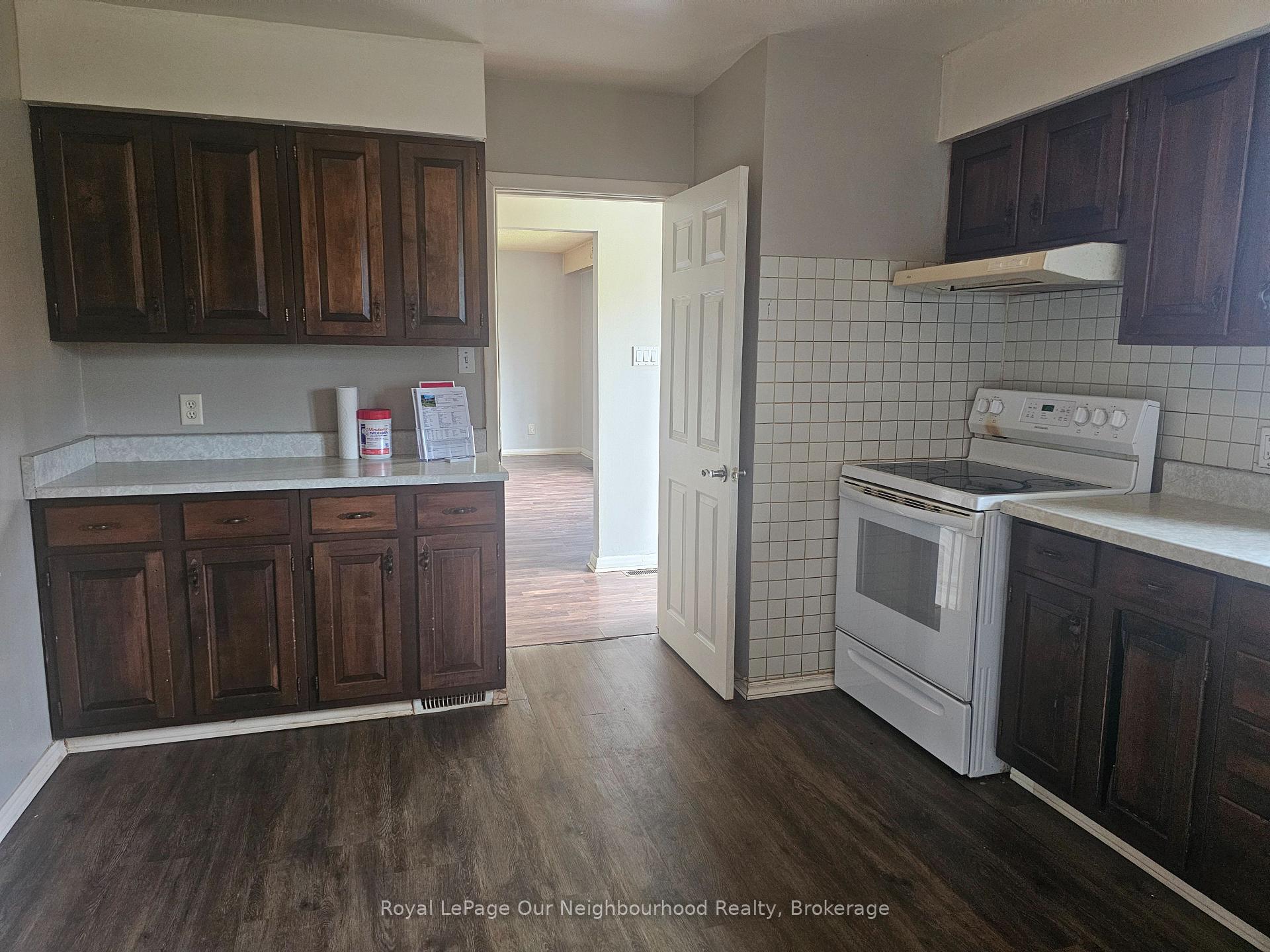 Photo 5 of 1500 Lakeside Street, Oshawa, Lakeview — HOMEH